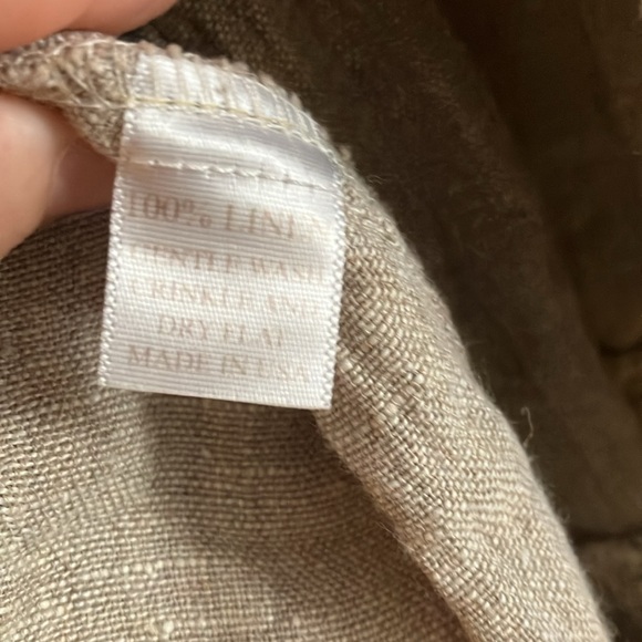 Magnolia Pearl Love Collection 🥰
“Double breasted” jacket
Perfect for NOW - Picture 9 of 9